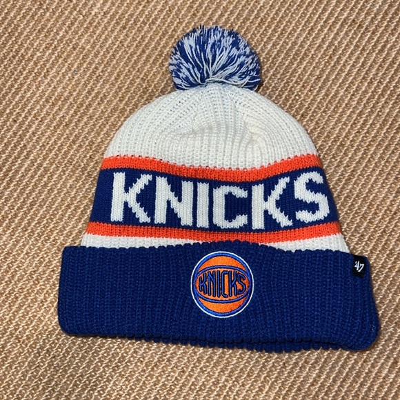 NY Knicks Knit Winter Hat w/ Pom Pom - Picture 5 of 5
